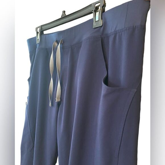 FIGS Sz XL/T Dark Blue Triple Cargo Pockets Adj Waist  Long Médical Scrub… - Picture 4 of 7